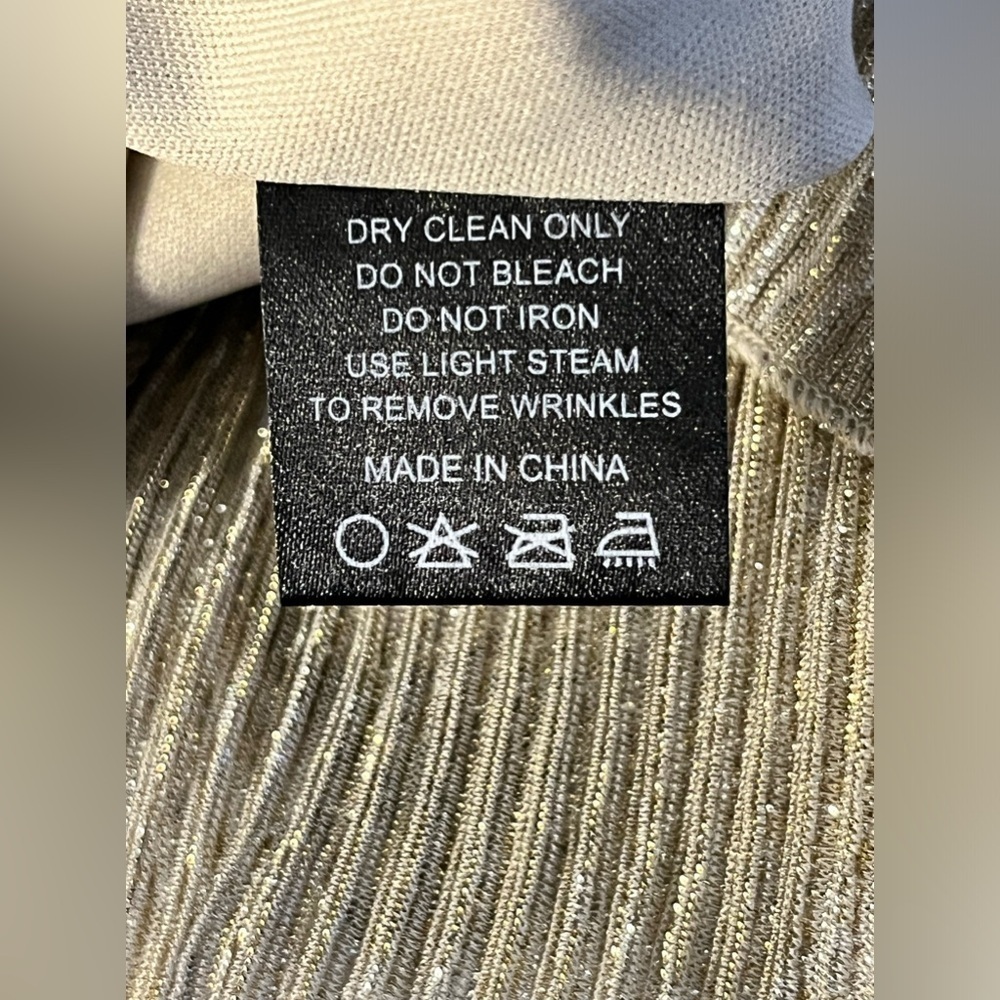 NWT- UPSTUDIO TUSCON Champagne A-Line VNeck Ruched Metallic Mesh Dress SIZE- A18 - Picture 14 of 14